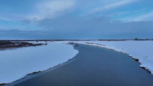 航拍海拉尔河不冻河初春雪景