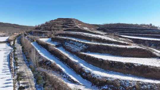 梯田航拍全景自然风景冬天下雪地形地理