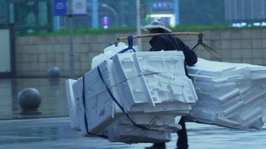 下雨城市行人视频素材模板下载