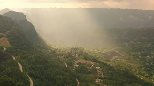 航拍山川峡谷丁达尔效应