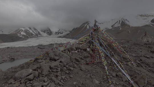 西藏经幡冰川雪山航拍4k
