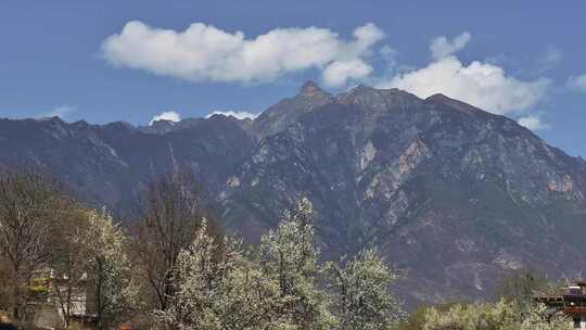 蓝天白云山峰风景延时