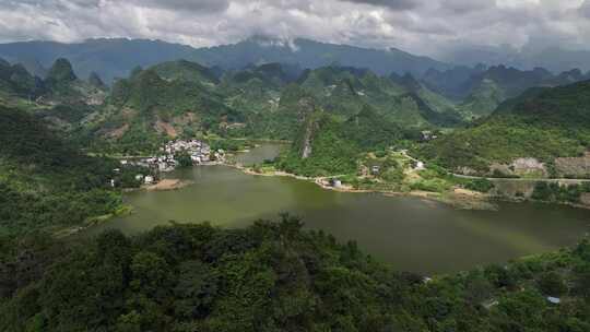 广西阳朔县新坪镇西塘自然风景区航拍湖泊