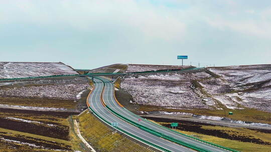 西北高速公路航拍