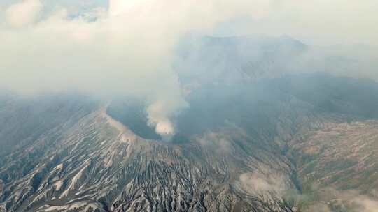 航拍Bromo火山云海