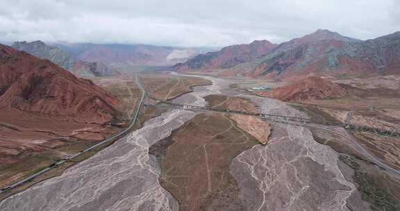 青海昆仑山脉山川河流青藏铁路大气航拍