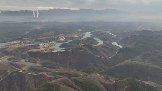 湖南郴州高椅岭阴天全景前推航拍