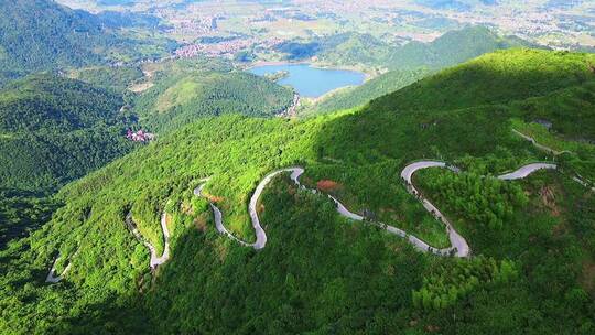 旅游景区，将心容入山水之间所有的不知所措