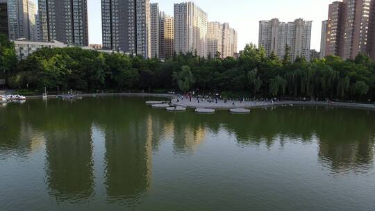 西安丰庆公园城市居民广场舞3视频素材模板下载