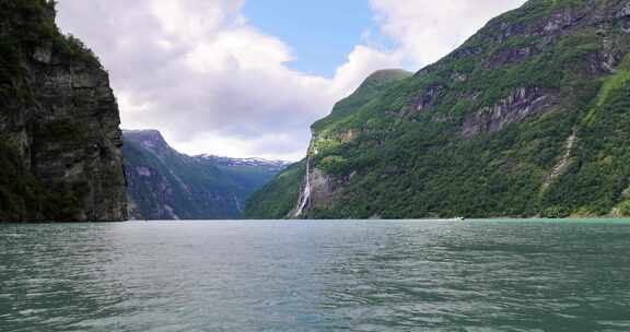 盖兰格峡湾，瀑布七姐妹。美丽的自然挪威自