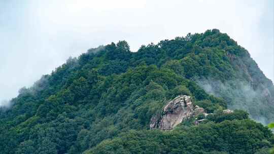 秦岭山脉云海云雾飘动