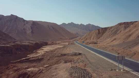 鄯善县吐峪沟大峡谷、火焰山