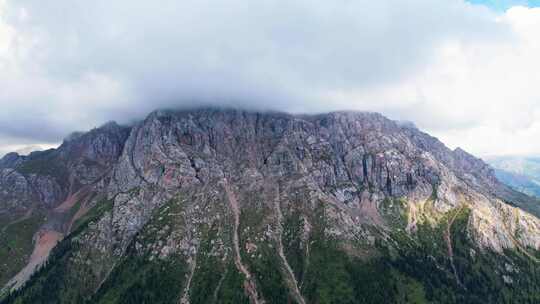 新疆伊犁昭苏伊昭公路白石峰风景航拍