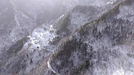 秦岭冬天下雪 白雪皑皑