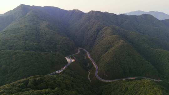 原始森林公路盘山公路视频素材模板下载