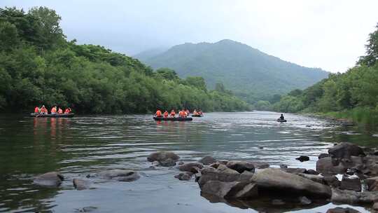 漂流 夏季 水上漂流 远景 游水