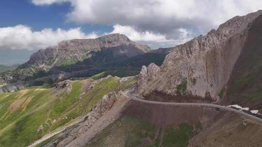 新疆伊犁伊昭公路山谷草原航拍自然风光