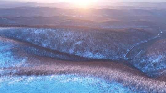 内蒙古大兴安岭林区冬天林海雪原夕阳美景