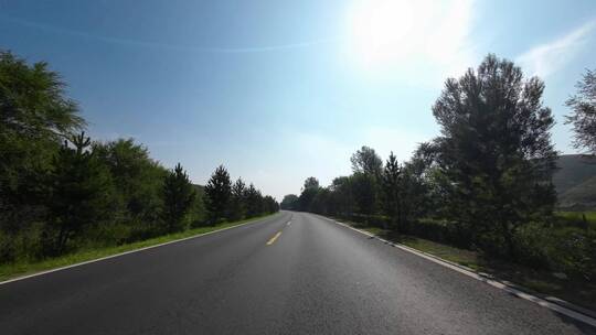 开车第一视角沿途风景 行驶在公路上