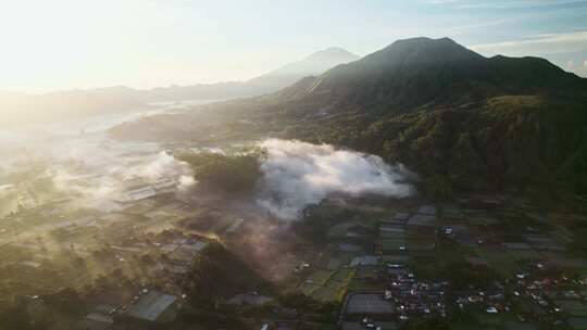 巴厘岛火山梯田椰林航拍