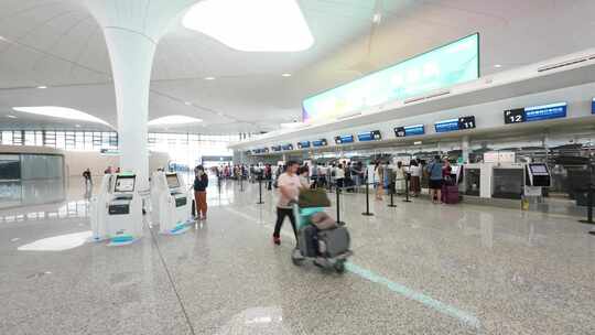 杭州萧山机场乘客排队值机延时摄影