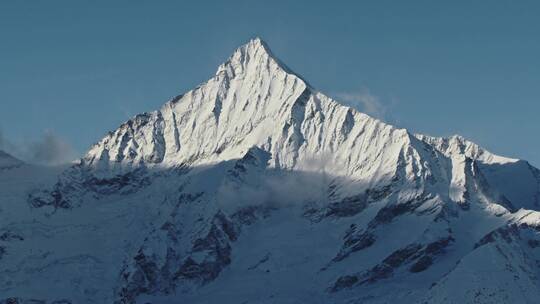 美丽雪山