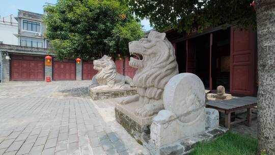 广西柳州东门城楼石狮子