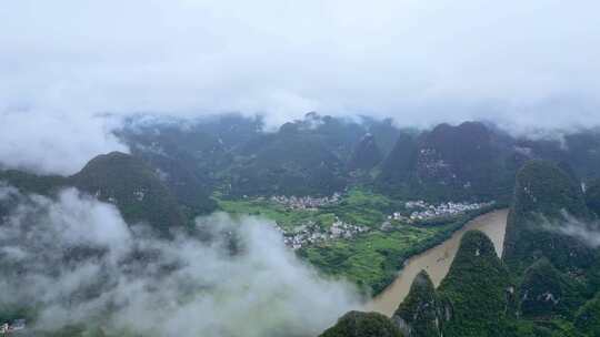 广西桂林烟雨漓江水墨画