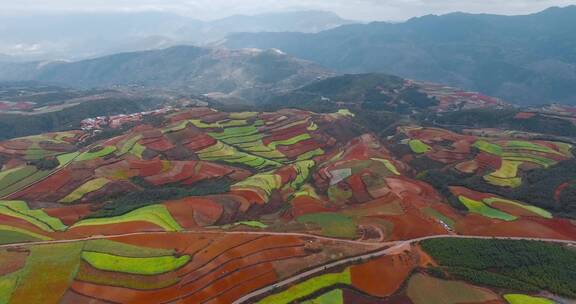 红土地视频中国云南东川红色耕地梯田