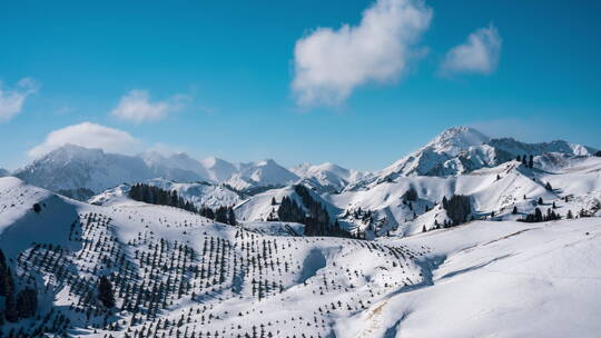 果子沟雪山延时视频