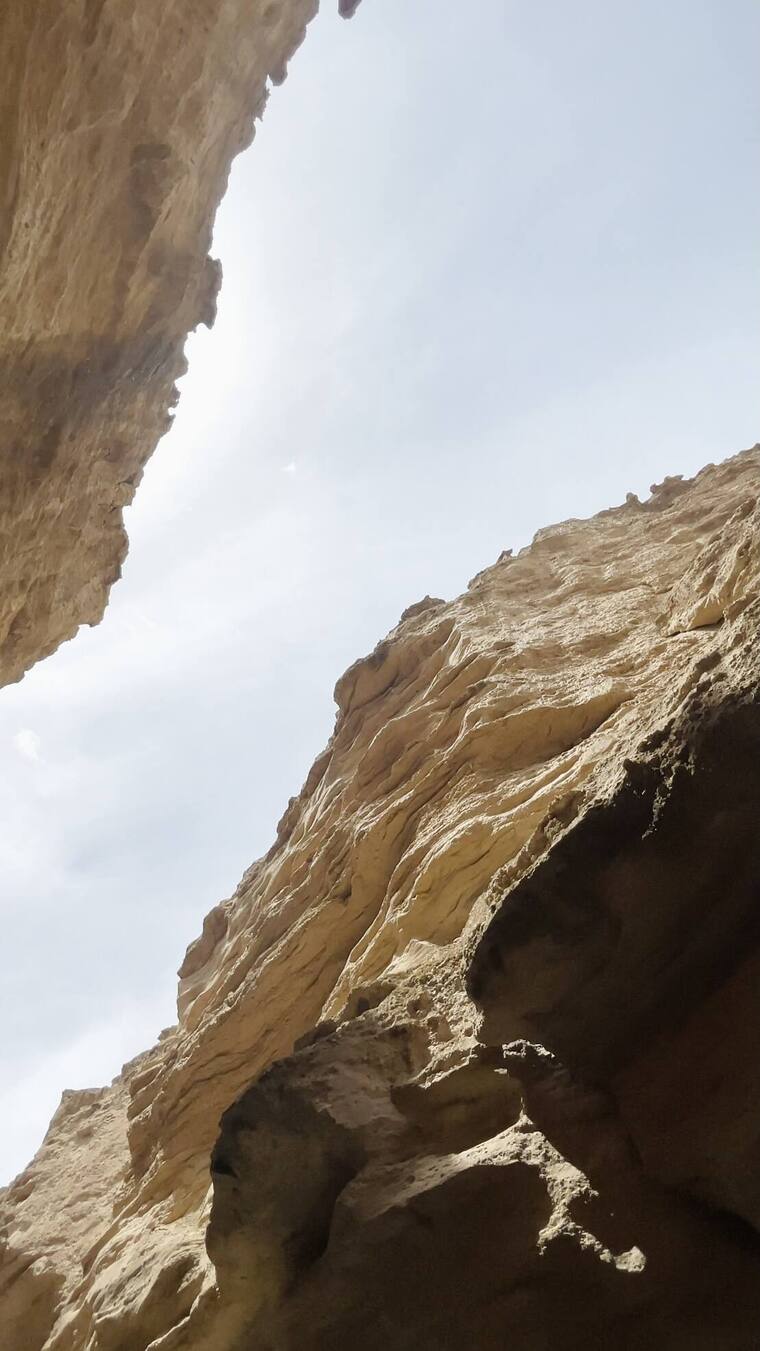 昆仑大峡谷奇观异石 行车涉水