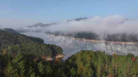 湖北黄冈罗田大别山天堂湖湖面晨雾云海