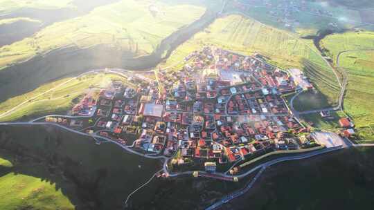 航拍四川阿坝州旅游藏传寺庙郎依寺日出朝阳