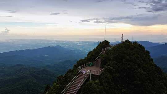 海南乐东尖峰岭国家森林公园云海日出