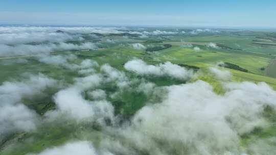 航拍夏日田野风景云雾云海