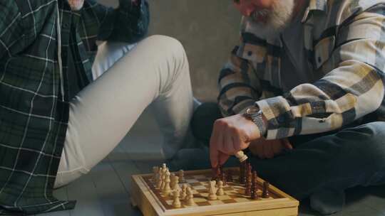 下棋的老人