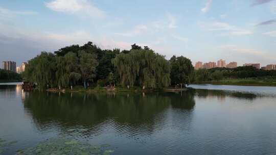 西安大明宫遗址公园太液池景区航拍3视频素材模板下载