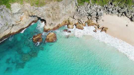 航拍海岸线海边风景