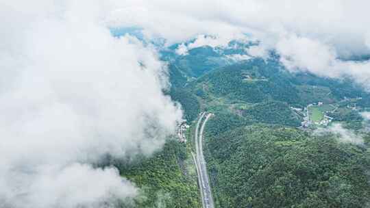 8K震撼山区基建高速公路山峰云雾延时