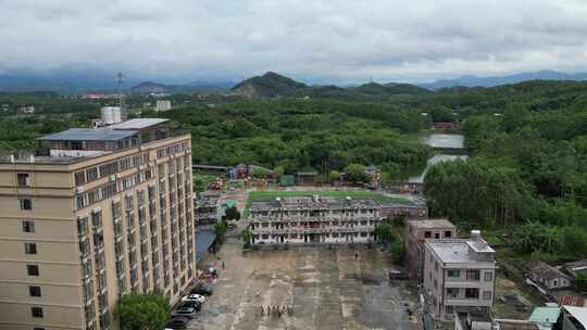 雨后城镇乡村