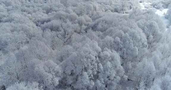 航拍内蒙古大兴安岭春季冰雪雾凇