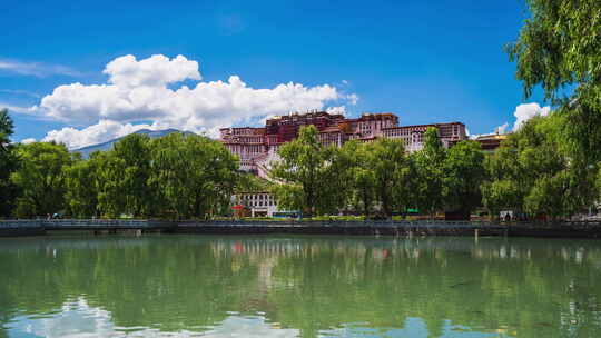 西藏拉萨布达拉宫人工湖延时摄影4k视频素材模板下载