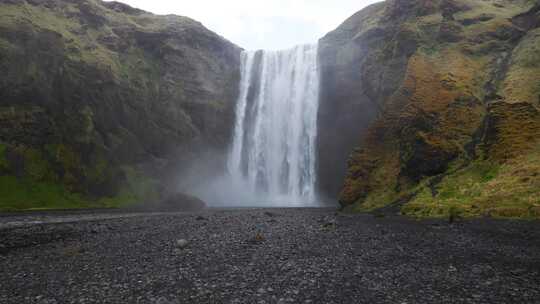 冰岛美丽的斯科加福斯瀑布视频素材模板下载