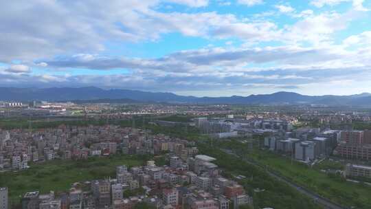 城市建筑与自然风光俯瞰全景