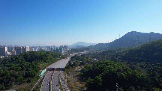 航拍深圳坪山南坪快速交通车流D