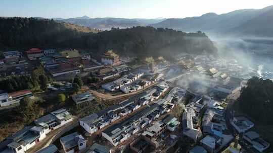 甘肃郎木寺清晨航拍