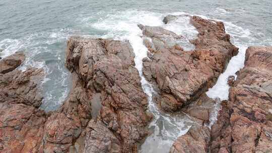 深圳海岸线-大梅沙礁石风起浪涌