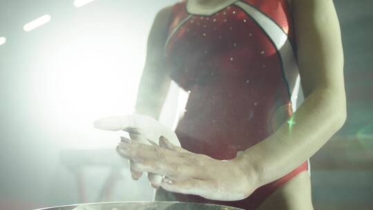 运动员妇女镁粉艺术体操视频素材模板下载