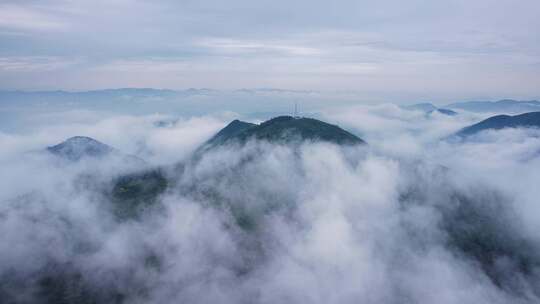 航拍云海和高山