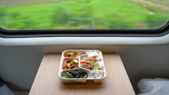 火车上的餐食视频素材模板下载